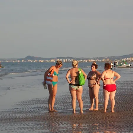 Monaco 公寓式酒店 2*