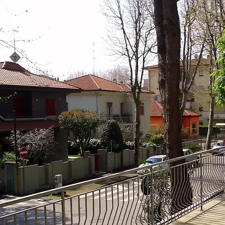 Hotel apartamentowy Monaco 2*